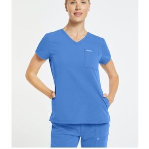 Jaanuu Women's 3-Pocket V-Neck Top